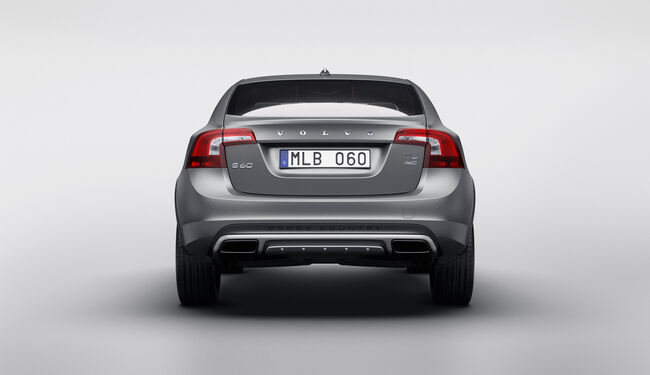 Volvo S60 Cross Country 2015 03 650x375