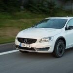 Volvo S60 Cross Country - model year 2016, exterior, driving