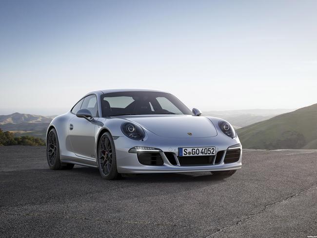 porsche_911-carrera-4-gts-coupe-991-2015_r2