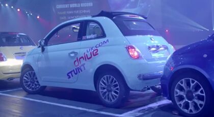 Nuevo Récord Guinness de aparcamiento en línea