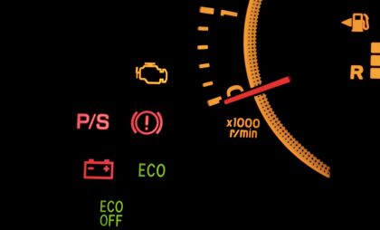 Este es el significado de los testigos de tu coche