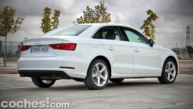 Audi_A3_Sedán_010