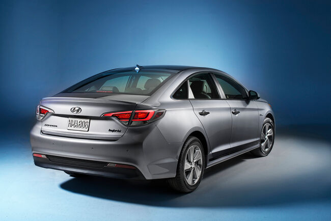 Hyundai Sonata Plug-in Hybrid 2016 05