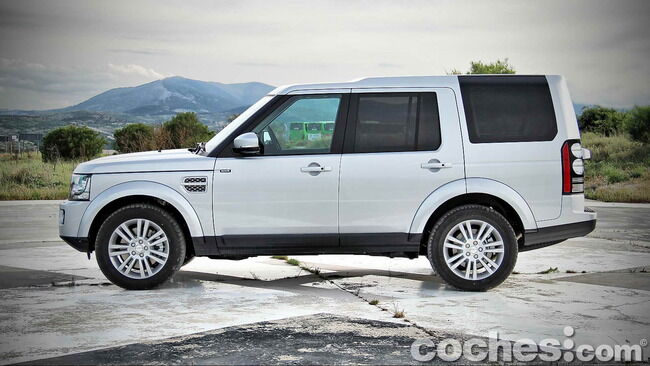 Land_Rover_Discovery_SDV6_HSE_05
