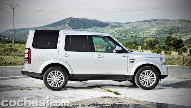 Land_Rover_Discovery_SDV6_HSE_09