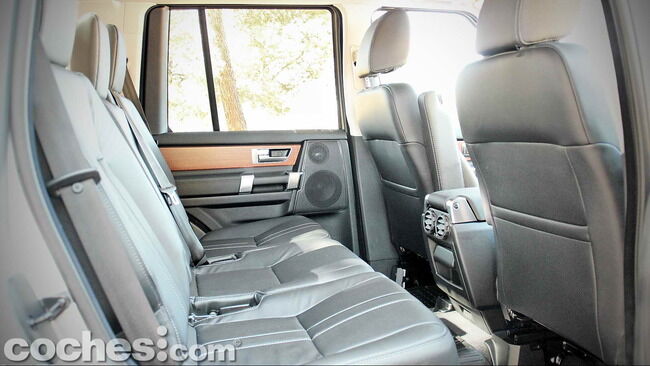 Land_Rover_Discovery_SDV6_HSE_19