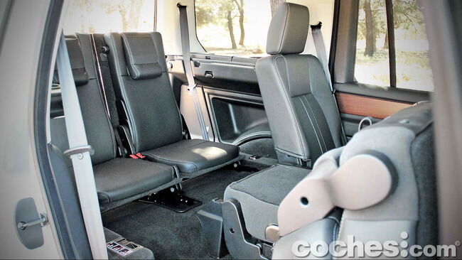 Land_Rover_Discovery_SDV6_HSE_20