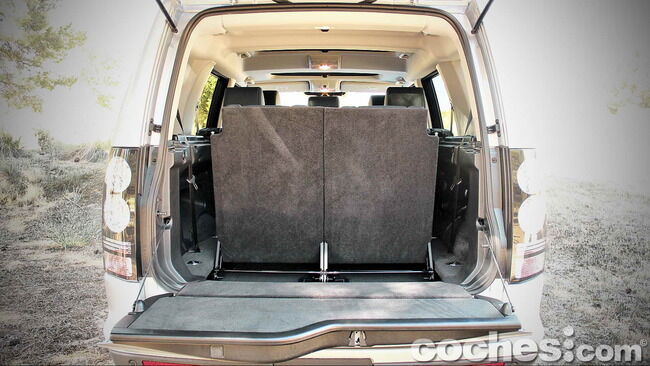 Land_Rover_Discovery_SDV6_HSE_26