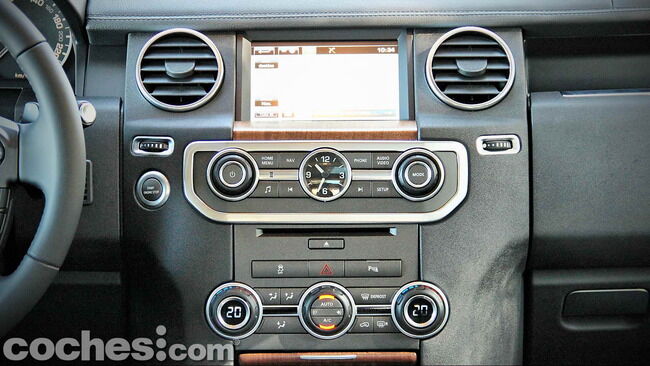Land_Rover_Discovery_SDV6_HSE_27