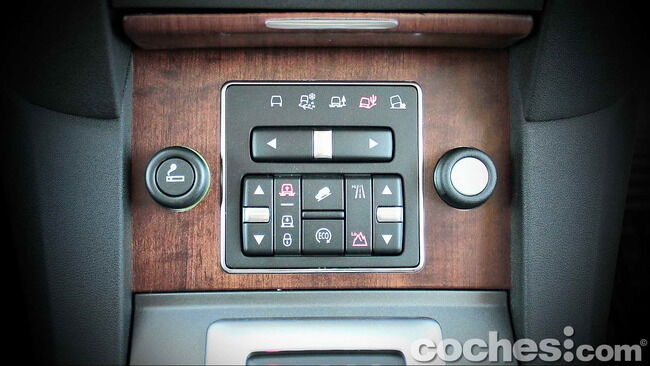 Land_Rover_Discovery_SDV6_HSE_32