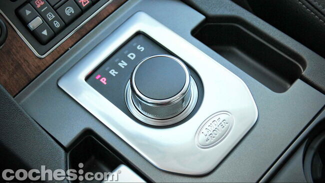 Land_Rover_Discovery_SDV6_HSE_33