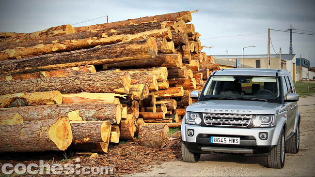 Land_Rover_Discovery_SDV6_HSE_34