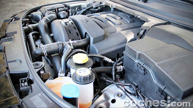 Land_Rover_Discovery_SDV6_HSE_53