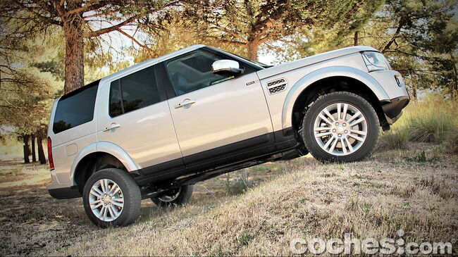 Land_Rover_Discovery_SDV6_HSE_62