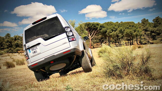 Land_Rover_Discovery_SDV6_HSE_73