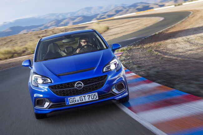 Opel Corsa OPC 2015 02