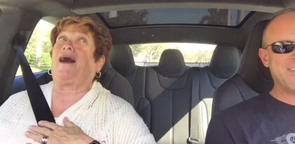 La loca aceleración del Tesla P85D, en vídeo