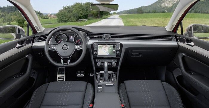 Volkswagen Passat Alltrack 2015 interior 03