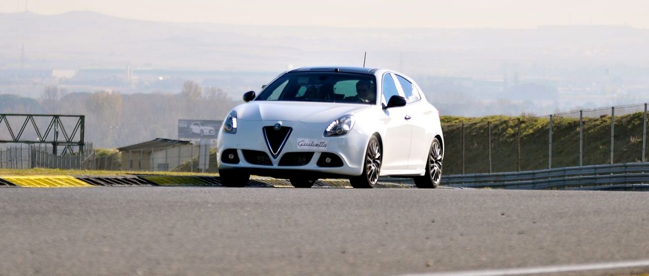 Todas las noticias de coches en un solo portal: Pruebas, fotos, vídeos, informes...