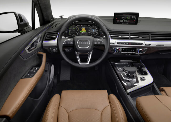 Audi Q7 e-tron 3.0 TDI Quattro 2015 interior 02