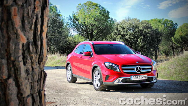 Mercedes_Benz_GLA_001