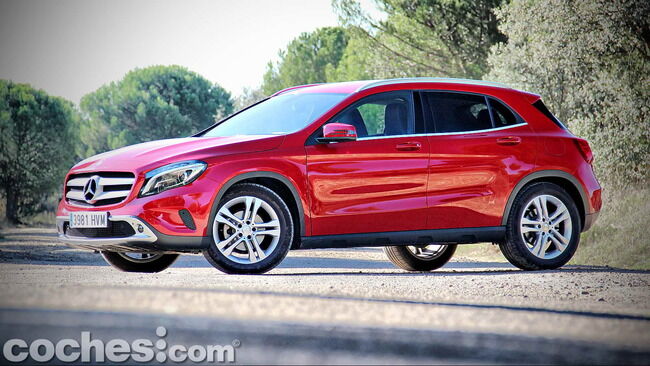 Mercedes_Benz_GLA_003