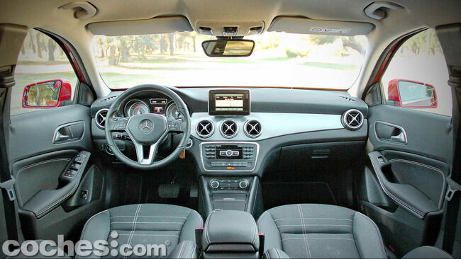 Mercedes_Benz_GLA_016