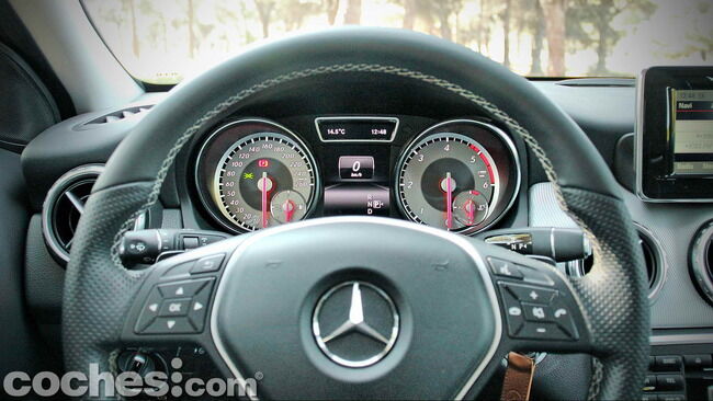 Mercedes_Benz_GLA_025