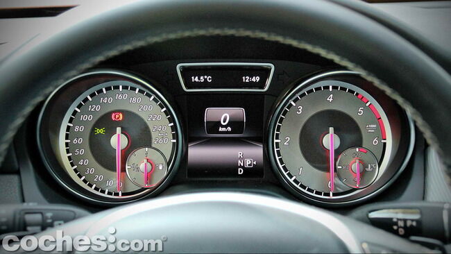 Mercedes_Benz_GLA_026