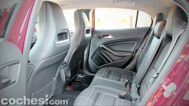 Mercedes_Benz_GLA_029