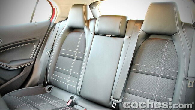 Mercedes_Benz_GLA_030