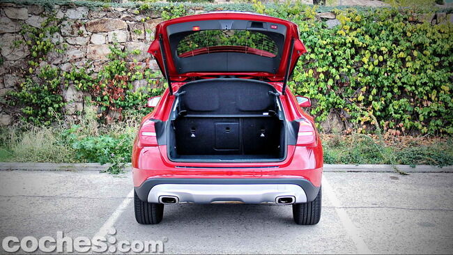 Mercedes_Benz_GLA_032