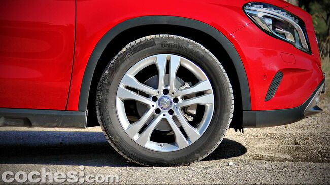 Mercedes_Benz_GLA_043