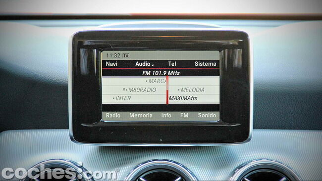 Mercedes_Benz_GLA_047