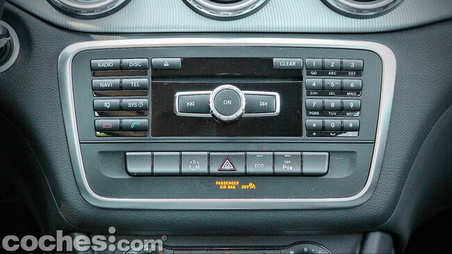 Mercedes_Benz_GLA_049