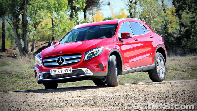 Mercedes_Benz_GLA_054