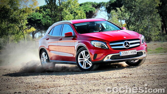 Mercedes_Benz_GLA_057