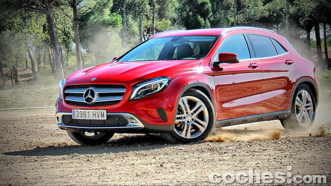 Mercedes_Benz_GLA_077