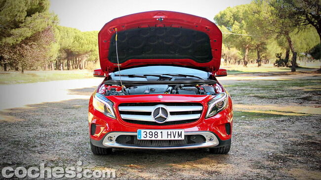 Mercedes_Benz_GLA_086