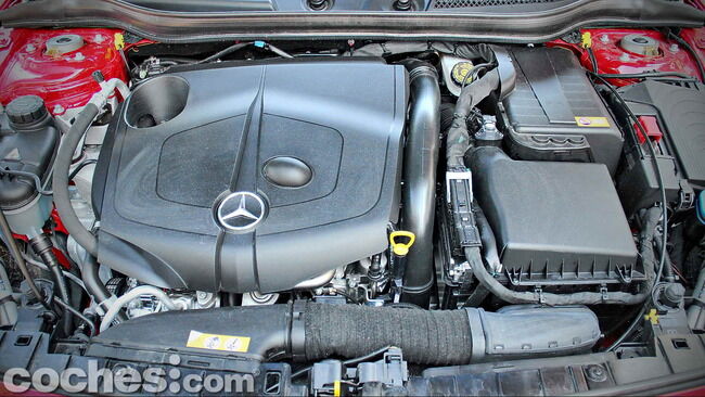Mercedes_Benz_GLA_087