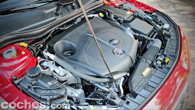 Mercedes_Benz_GLA_089