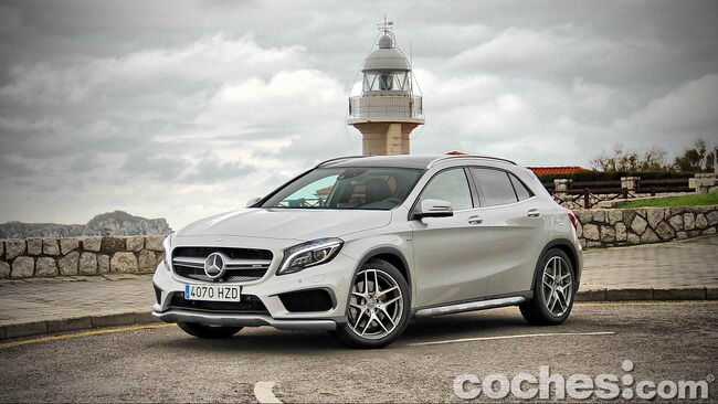 Mercedes_Benz_GLA_45_AMG_4Matic_003