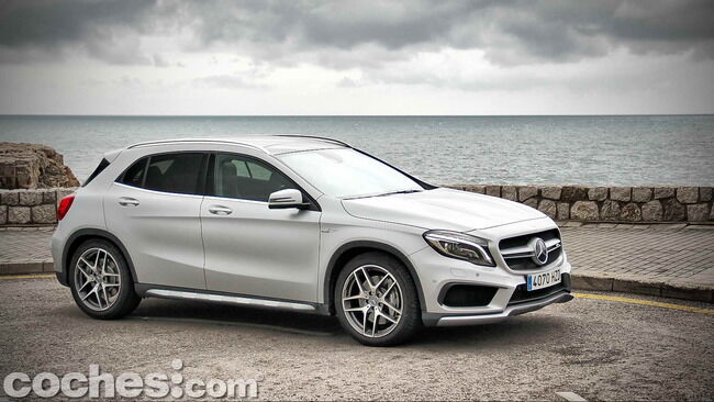 Mercedes_Benz_GLA_45_AMG_4Matic_008