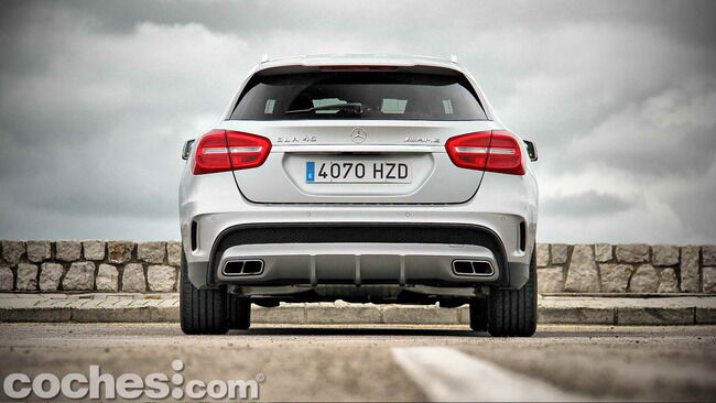 Mercedes_Benz_GLA_45_AMG_4Matic_013