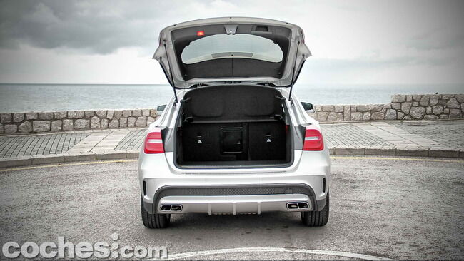 Mercedes_Benz_GLA_45_AMG_4Matic_017