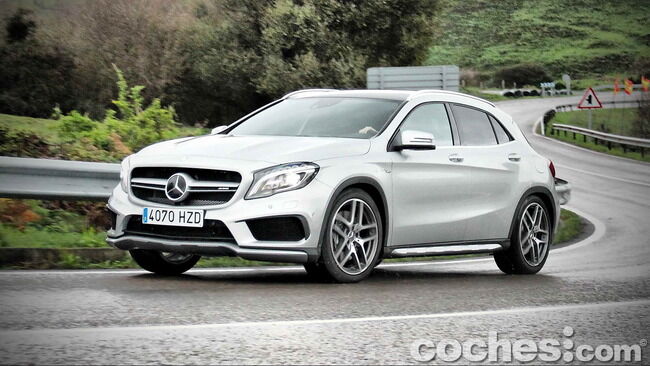 Mercedes_Benz_GLA_45_AMG_4Matic_034