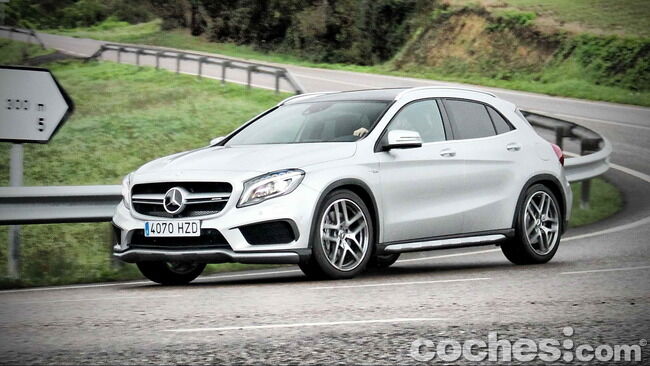 Mercedes_Benz_GLA_45_AMG_4Matic_036