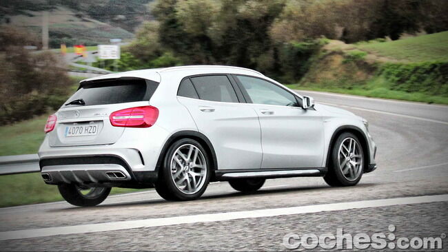 Mercedes_Benz_GLA_45_AMG_4Matic_037