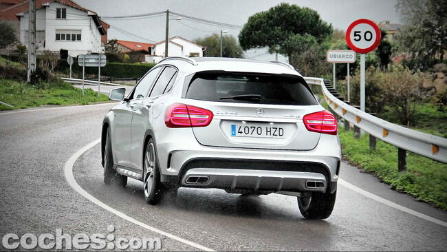 Mercedes_Benz_GLA_45_AMG_4Matic_046