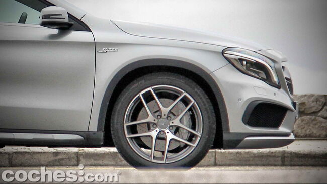 Mercedes_Benz_GLA_45_AMG_4Matic_056